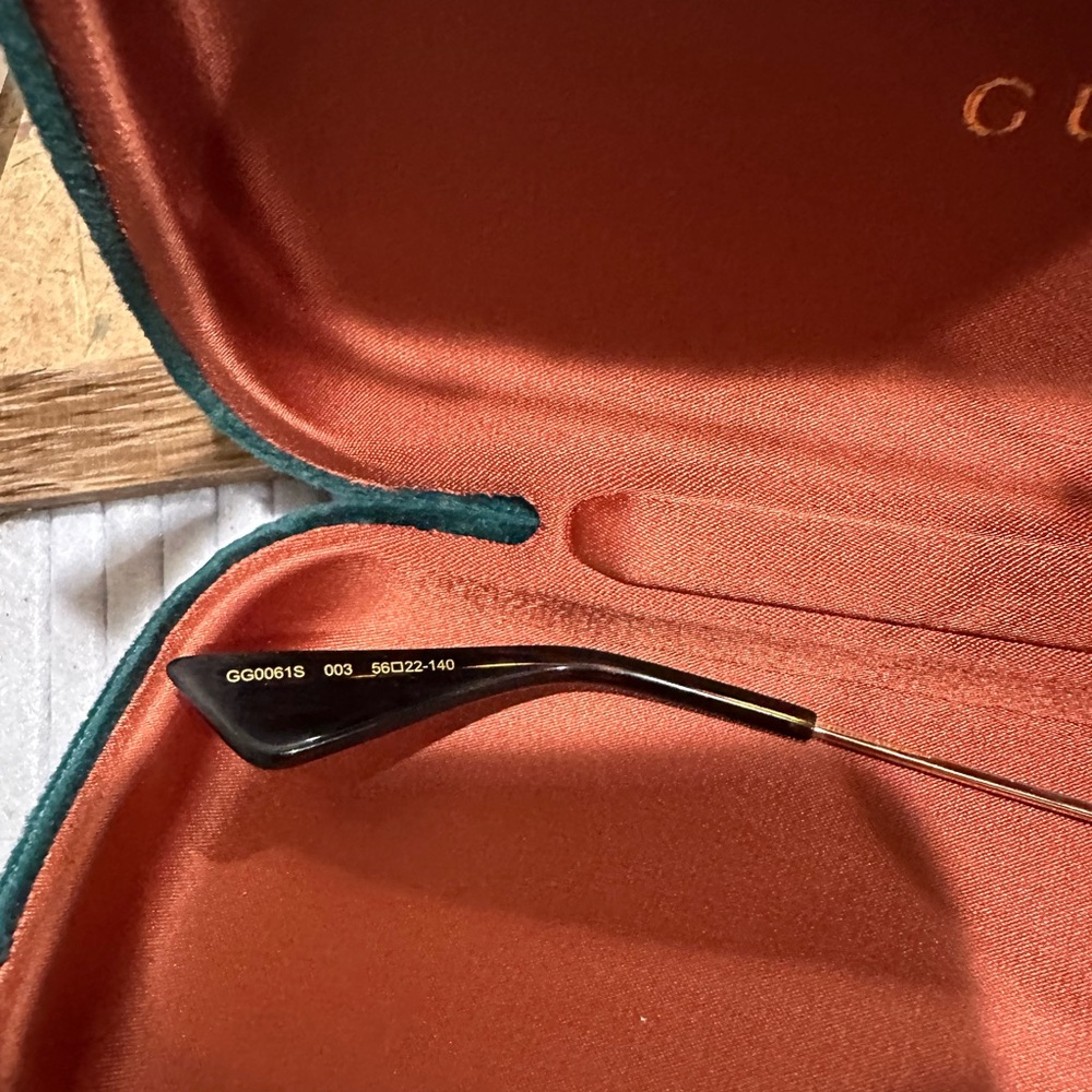 Gucci glasses for sale very good condition barely use